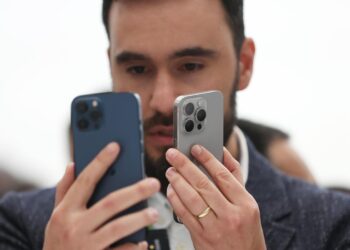 Apple Gives In To Google: New iPhone Messaging System Will Make Texting Androids Easier