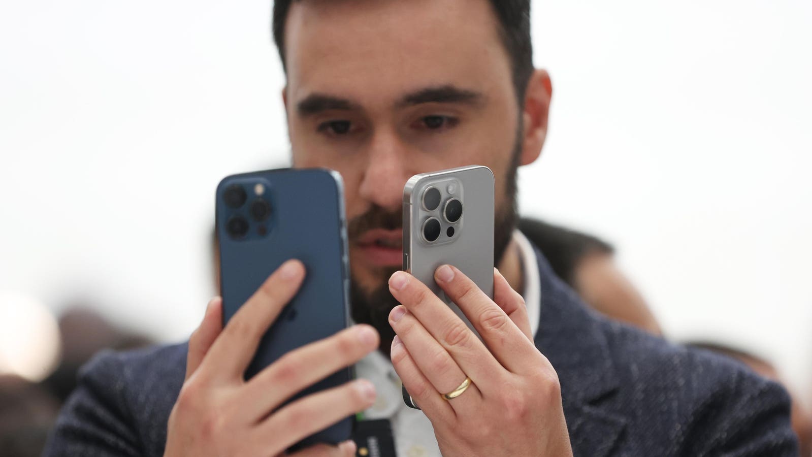 Apple Gives In To Google: New iPhone Messaging System Will Make Texting Androids Easier