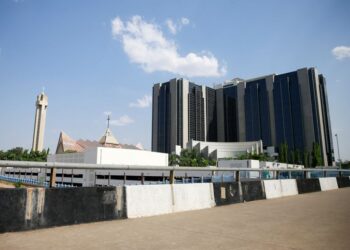 Nigeria cenbank to tighten policy to curb inflation, asks banks to boost capital