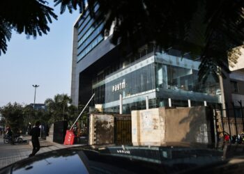 India’s Paytm slides 20% on curbing low-value personal loans