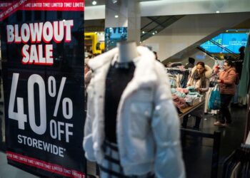 US holiday retail sales grow 3.1%, down from prior year -Mastercard