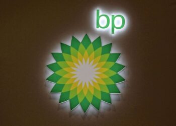 BP investors want oil firm to approach BAE chief as CEO