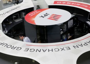 Asian stocks higher as investors brace for US inflation data