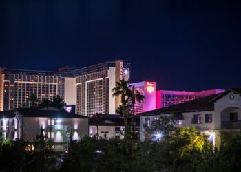 Man accused of following woman into Las Vegas hotel room in violent sexual assault later arrested for stealing from buffet