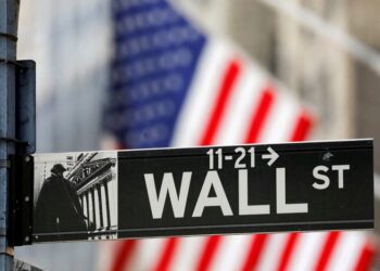 Hedge funds ditch US stocks as Wall Street slides, says BofA