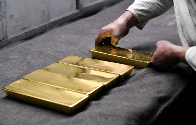 Gold eyes best week in five months ahead of US jobs data