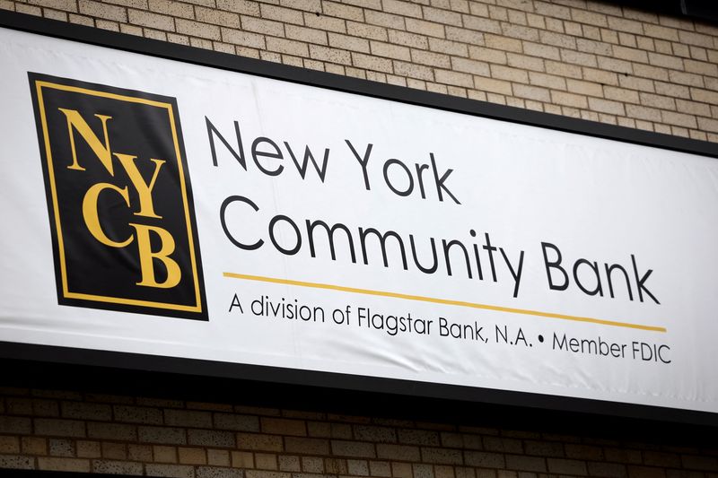 NYCB replaces CFO with banking industry veteran Gifford