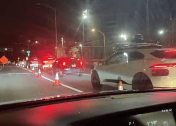 7 Waymo robotaxis block traffic to San Francisco freeway on-ramp