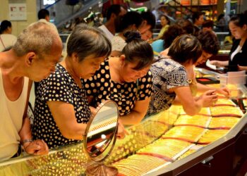 The US dollar is so strong that China’s central bank, among others, just keeps loading up on gold