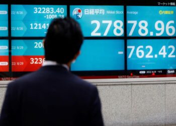 Asian shares subdued as China trade eyed, yen steadies after recent falls