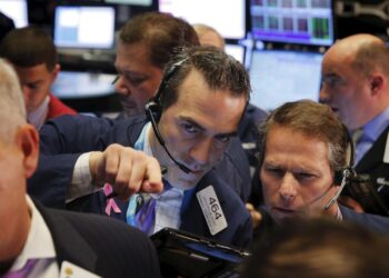 Stocks are about to hit a ‘wall of money’ that will drive the market to record highs in July, Goldman Sachs says