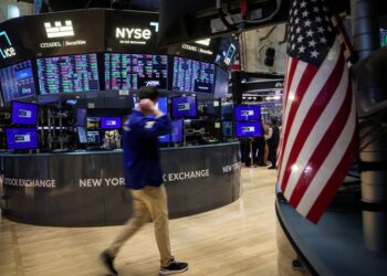 Futures steady with inflation data, earnings in focus