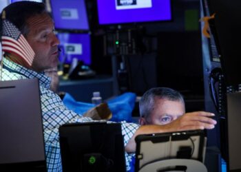 Wall Street falters, CrowdStrike slumps on global tech outage