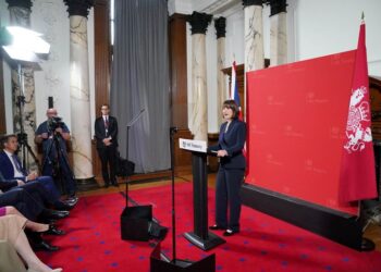 UK public sector workers get above-inflation pay rises, worth 9 billion pounds