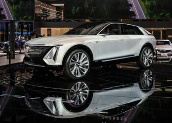 GM’s Gen 2 Super Cruise Is A Tamer Alternative To Tesla Full Self Driving