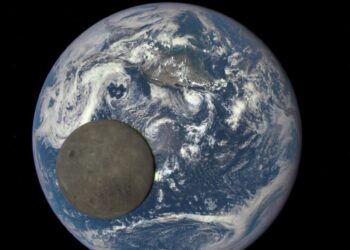 Space Scientists Invent Futuristic VR Simulations For Moon Astronauts