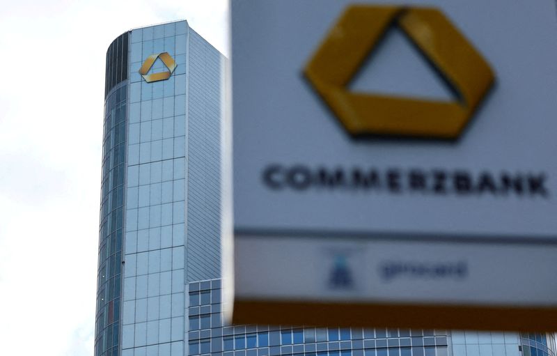 Germany must oppose UniCredit takeover of Commerzbank, employees say