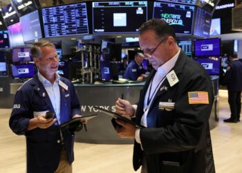 US stock futures lower; CPI and earnings ahead this week