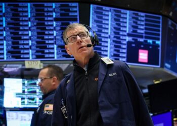 Futures mixed; Bank of America, Goldman Sachs to report