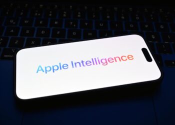 Business Tech Roundup: Apple Intelligence Is Now Available