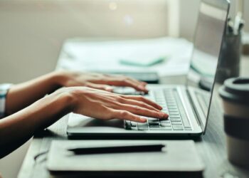 How To Balance Automation And The Human Touch In Content Strategy