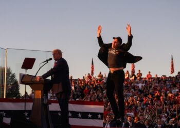 Banner Day For Elon Musk As Higher SpaceX Valuation Puts His Net Worth Over $400 Billion