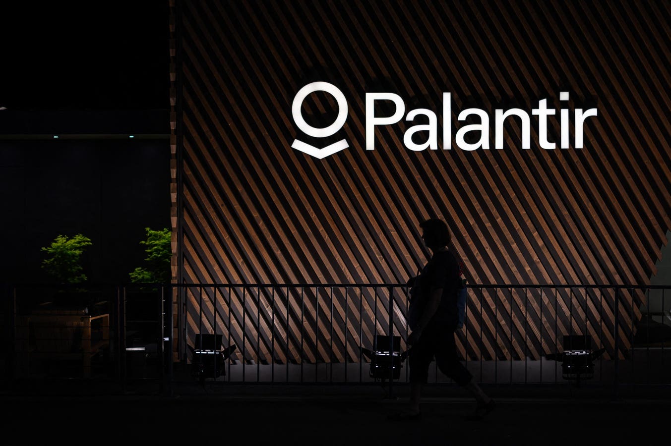 Palantir Stock Went 4.5x This Year: Time To Rethink?