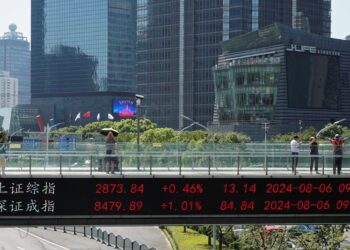 Stocks rally after recent weakness, dollar slips