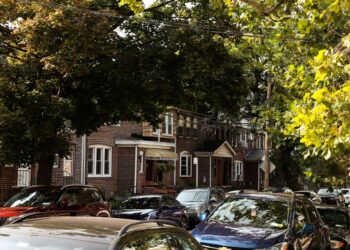 US single-family housing starts, permits rise to 10-month high