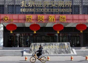 Shares drop, gold surges as Trump trades weigh on markets