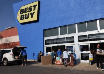 Best Buy warns of potential price hikes as fresh US tariffs roll in, shares slump