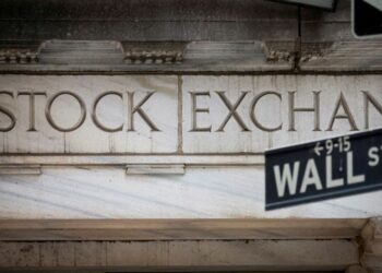 Wall St retreats as cyclical stocks drag after jobs data; Powell in focus