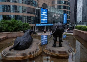 Analysis-Donald Trump makes Chinese stocks (somewhat) great again