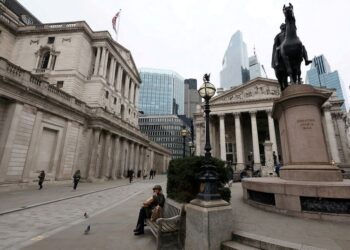 Bank of England set to sit tight on rates as uncertainty mounts