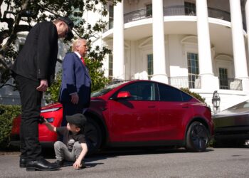 TechCrunch Mobility: Inside Waymo’s deal with SFO, Elon’s moment of truth, and BYD’s breakthrough