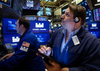 Dow, S&P end flat, Nasdaq snaps four-week decline on tariff hopes