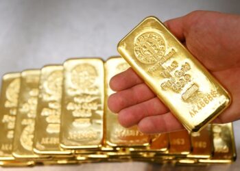 Gold sails to record high as tariff jitters fuel safe-haven allure
