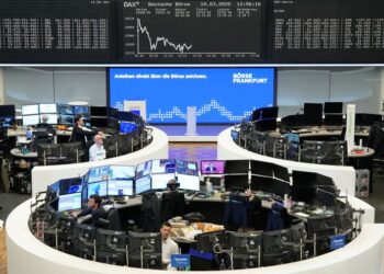 European shares cautiously recover ahead of US tariff deadline