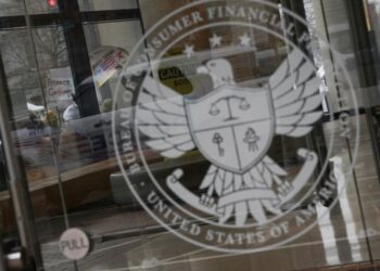 Judge scraps US rule capping credit card late fees at $8