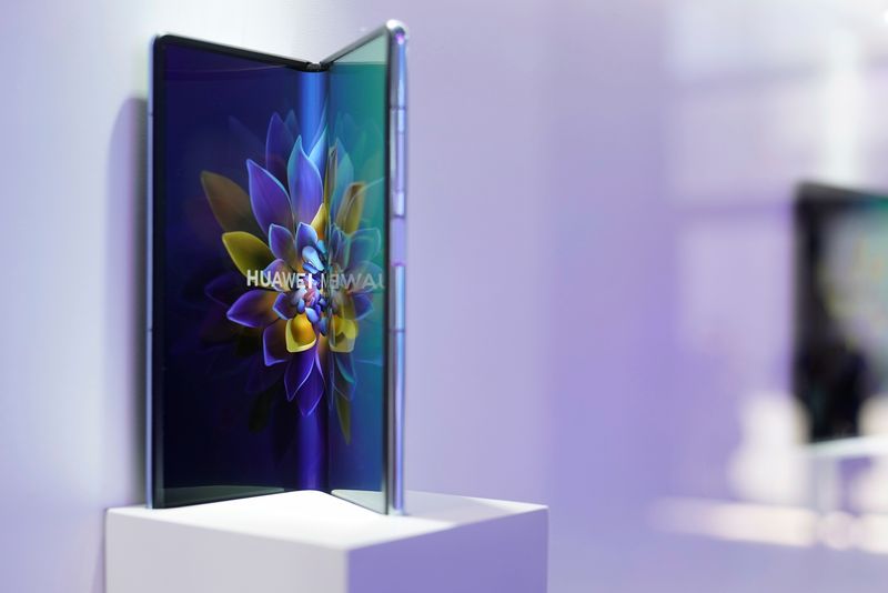 China’s Q1 smartphone shipments rise 3.3% from a year earlier, IDC says