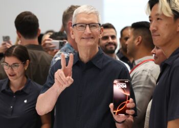 Week in Review: Apple won’t raise prices — yet