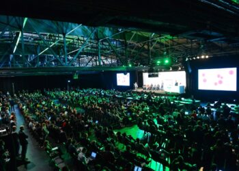 Clock’s ticking: Save up to $900 on TechCrunch Disrupt 2025 tickets before prices rise