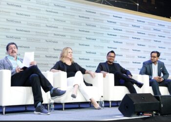 Medha Agarwal, Jyoti Bansal, and Jennifer Neundorfer on what makes a pitch land at TechCrunch Disrupt 2025