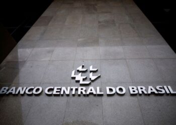 Brazilian economists expect central bank to cut rates in early 2026 despite hawkish signals