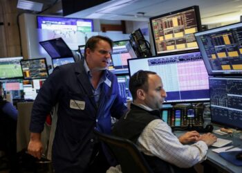 S&P 500, Nasdaq close on record high on Vietnam trade deal, tech stocks