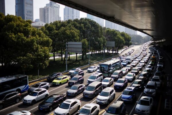Analysis-China urges caution -driving technology