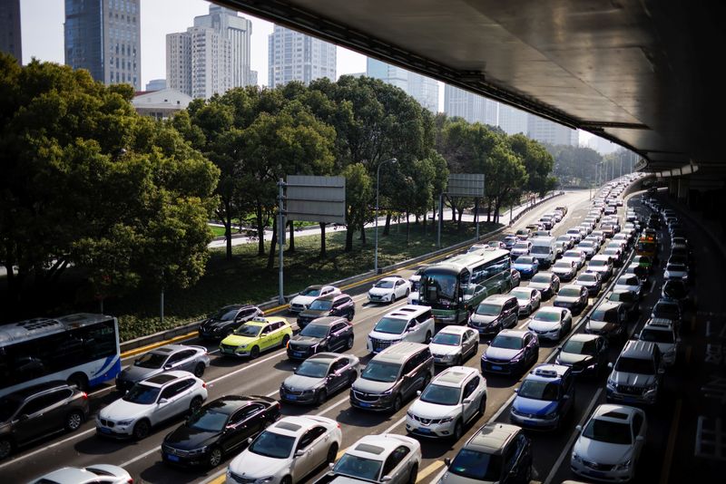 Analysis-China urges caution -driving technology