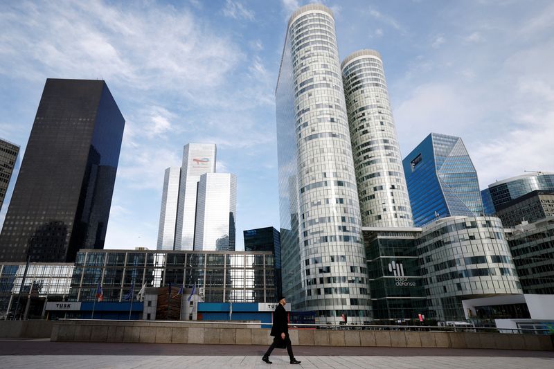 French economy grew 0.3% in Q2, beating forecasts