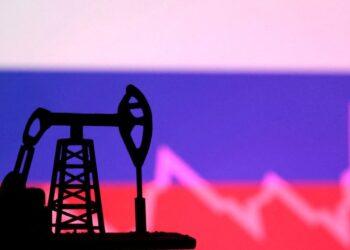 Canada joins allies in lowering price cap on Russian oil