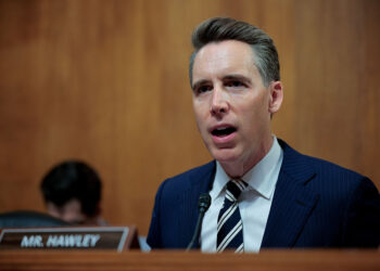 Sen. Hawley to probe Meta after report finds its AI chatbots flirt with kids